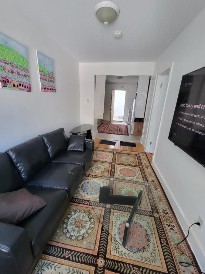 Small Condo In Montreal -Fast Wifi Экстерьер фото
